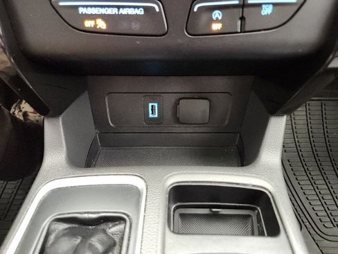 Used 2018 Ford Escape SE w/ SE Sport Appearance Package AWD/4WD image 25