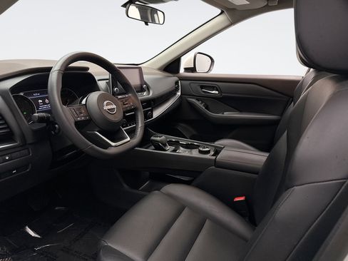 Used 2023 Nissan Rogue SV w/ SV Premium Package image 9