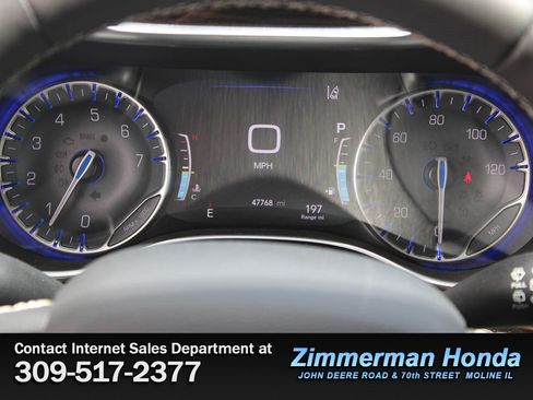 Used 2023 Chrysler Pacifica Limited FWD image 13