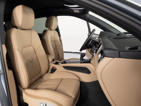 New 2026 Porsche Macan S image 32