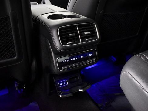 Certified 2025 Mercedes-Benz GLS 450 4MATIC image 40
