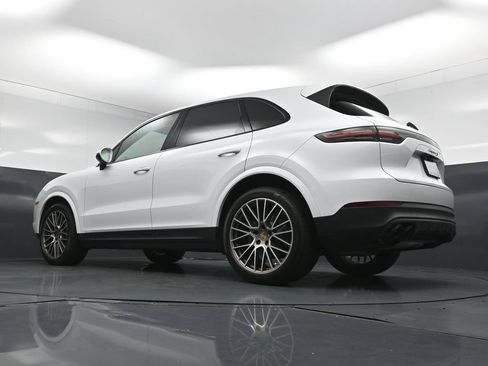 Certified 2022 Porsche Cayenne S Platinum AWD/4WD image 24