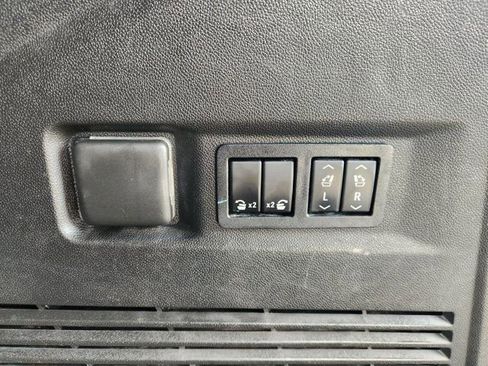 Used 2021 Chevrolet Tahoe Z71 w/ Z71 Signature Package image 35