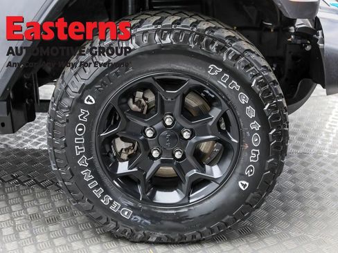 Used 2023 Jeep Wrangler Unlimited w/ Dual Top Group image 29