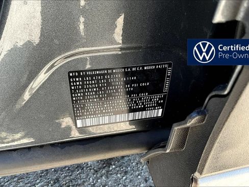 Used 2025 Volkswagen Tiguan SE FWD image 20