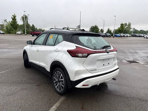 Used 2024 Nissan Kicks SV w/ Interior Electronics Package FWD image 8