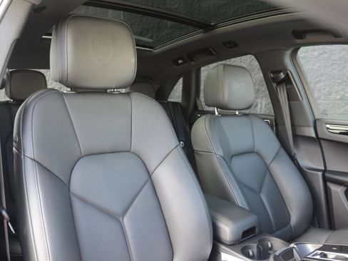 Certified 2026 Porsche Macan AWD/4WD image 26