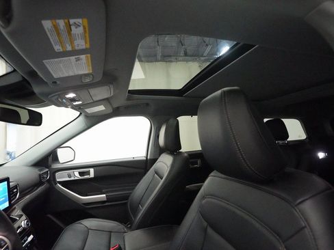 Used 2023 Ford Explorer Limited w/ Equipment Group 301A image 32
