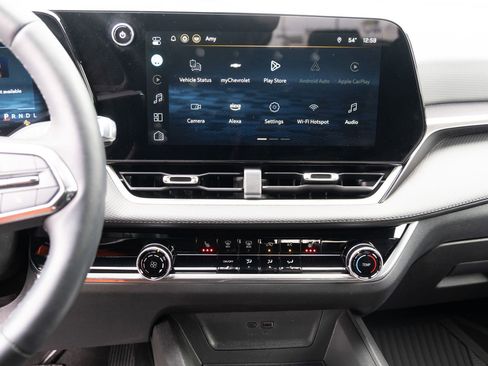 Used 2025 Chevrolet Equinox LT w/ Safety and Technology Package image 3