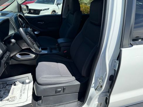 Used 2022 Nissan Frontier SV AWD/4WD image 29