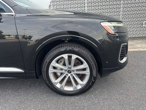 Used 2025 Audi Q7 3.0T Premium Plus AWD/4WD image 3