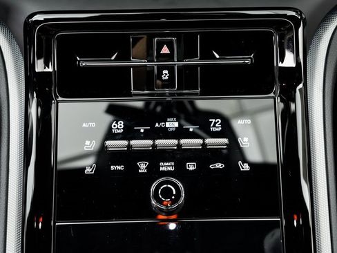 Certified 2025 Porsche Panamera 4 image 19