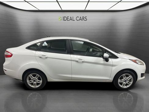 Used 2017 Ford Fiesta SE FWD image 4