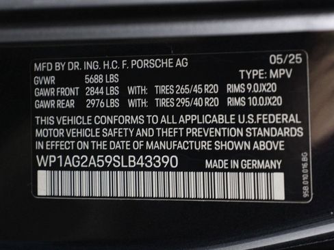 Certified 2025 Porsche Macan S image 19