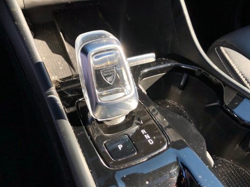 Used 2023 Volvo XC40 B5 Plus w/ Driver Assist Package image 32