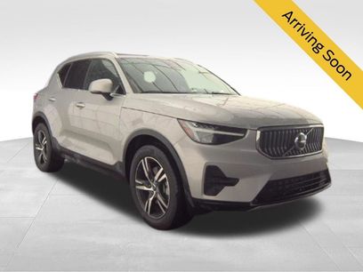 Used 2025 Volvo XC40 B5 Core