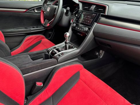 Certified 2018 Honda Civic Type R image 16