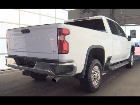 Used 2022 Chevrolet Silverado 2500 LT w/ Convenience Package AWD/4WD image 4