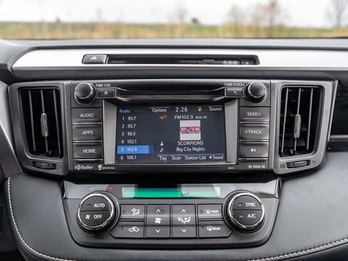 Used 2017 Toyota RAV4 XLE w/ Plus Special Value Package AWD/4WD image 28