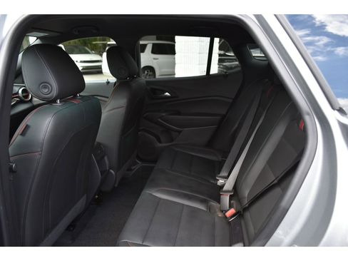 Used 2025 Chevrolet Trax RS w/ Driver Confidence Package image 11