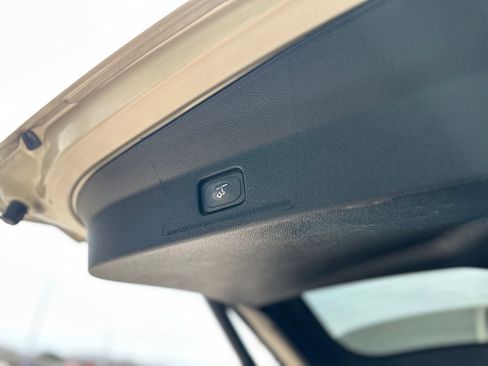 Used 2017 Ford Explorer XLT w/ Equipment Group 202A image 32