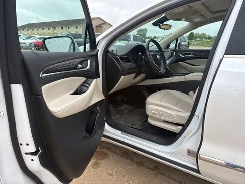 Used 2024 Buick Enclave Avenir w/ Avenir Technology Package AWD/4WD image 8