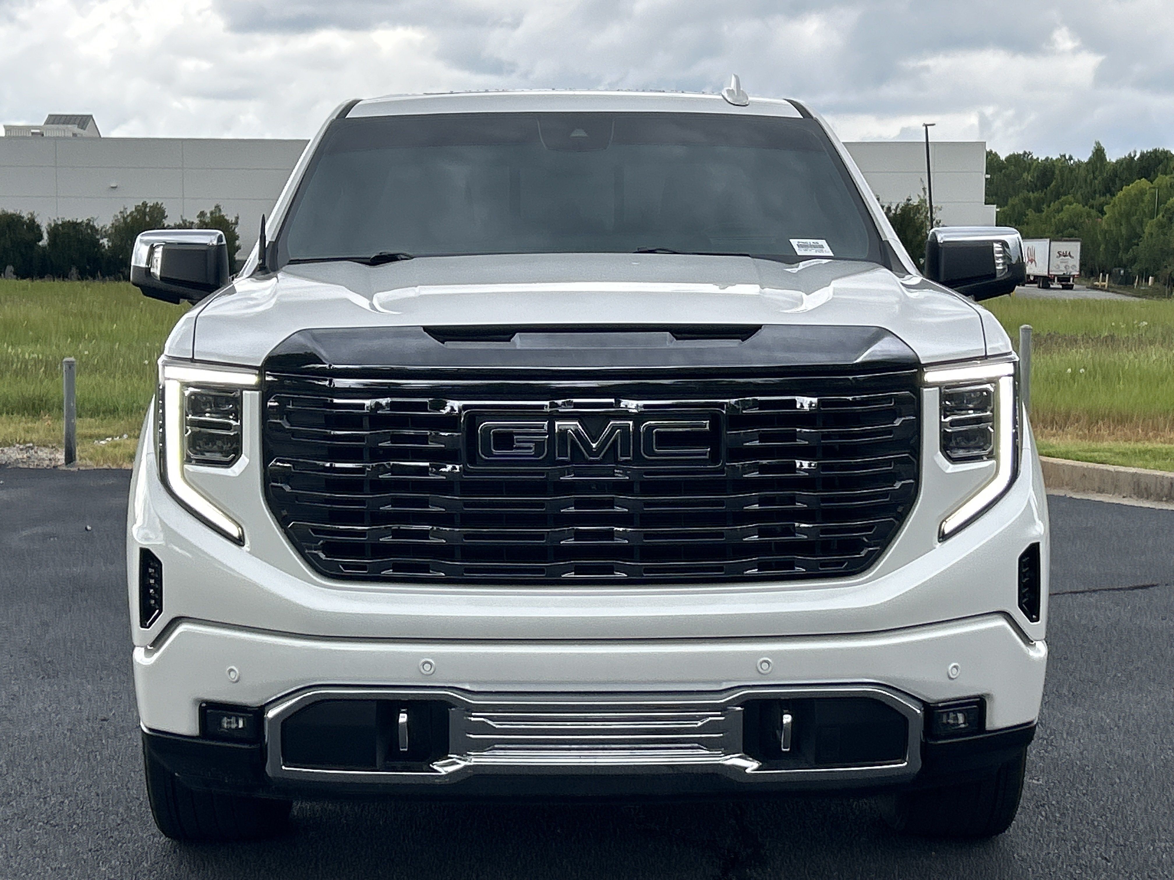 Used 2024 GMC Sierra 1500 Denali Ultimate AWD/4WD image 3