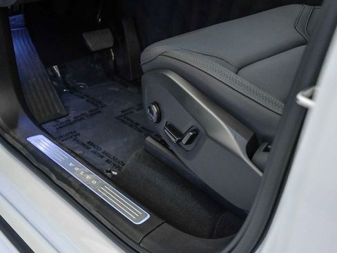 Certified 2025 Volvo XC90 B6 Plus w/ Protection Package Premier image 26