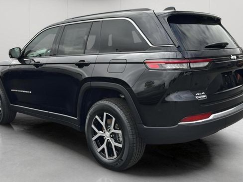 New 2025 Jeep Grand Cherokee Limited w/ Luxury Tech Group II AWD/4WD image 8