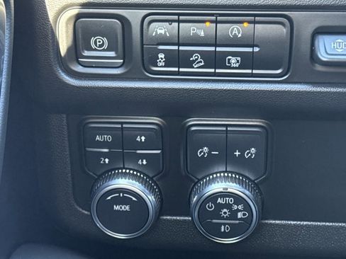 Used 2023 GMC Yukon XL AT4 w/ AT4 Premium Package image 29