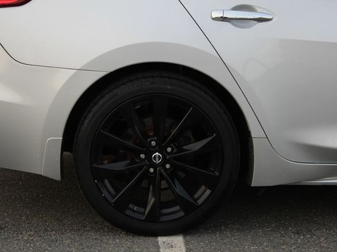 Used 2017 Nissan Maxima SR w/ Midnight Edition image 37