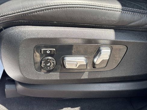 Used 2022 BMW X7 M50i AWD/4WD image 27