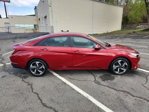 Used 2023 Hyundai Elantra SEL w/ Convenience Package FWD image 7