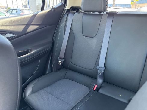 Used 2025 Buick Encore GX Preferred AWD/4WD image 38