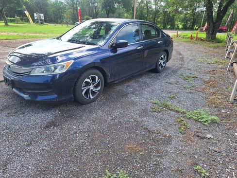 Used 2017 Honda Accord LX image 4