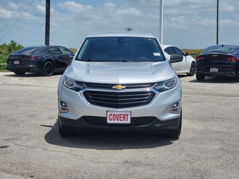 Used 2021 Chevrolet Equinox LS FWD image 2