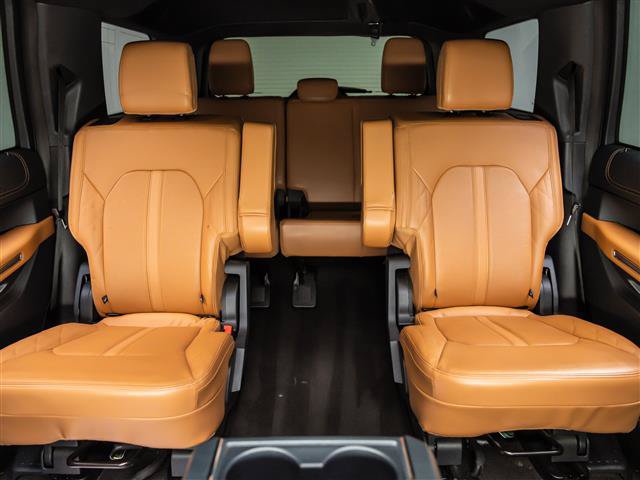 Used 2023 Ford Expedition Platinum AWD/4WD image 17