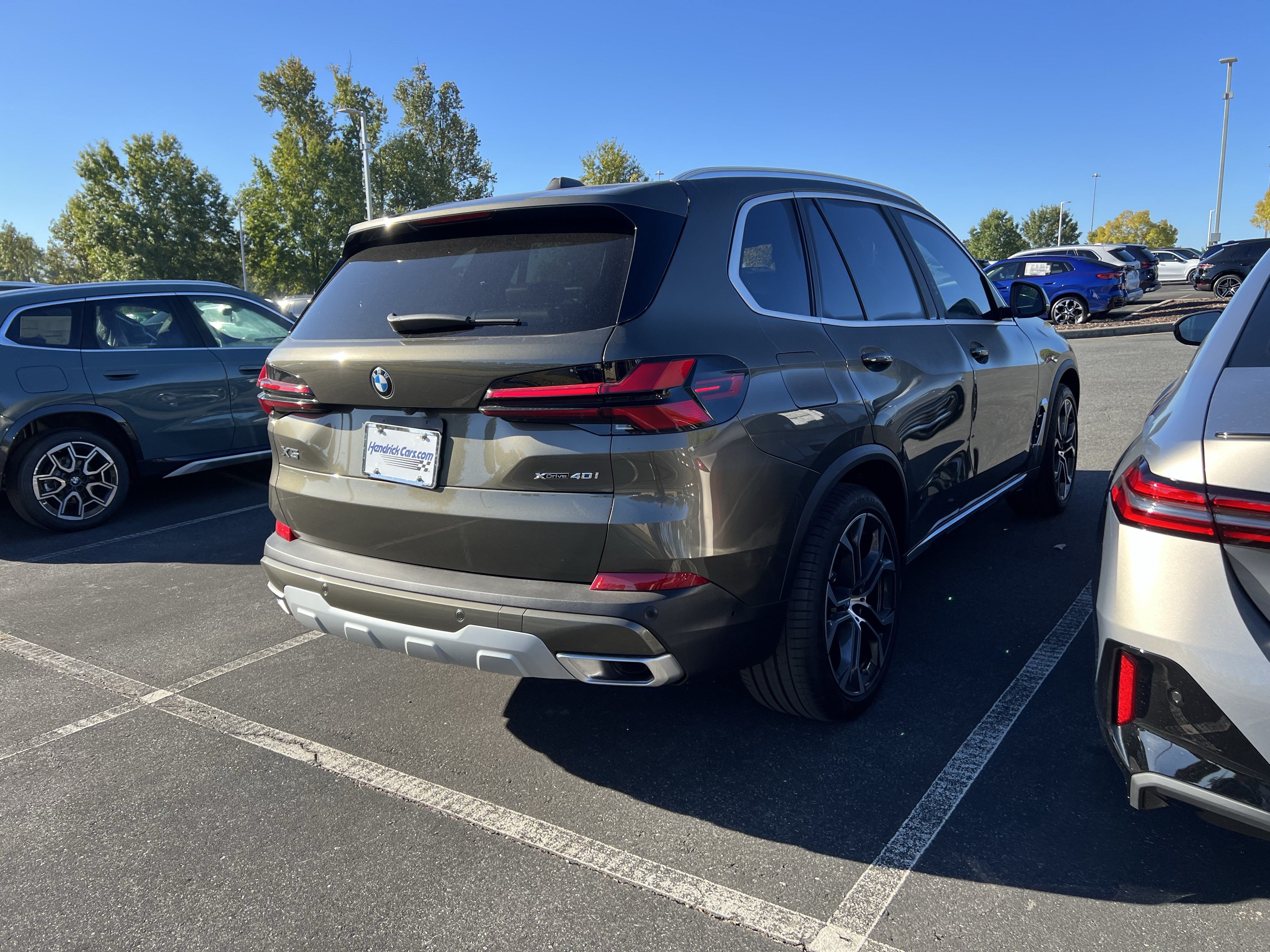 Certified 2025 BMW X5 xDrive40i w/ Parking Assistance Package AWD/4WD image 11