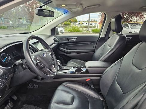 Used 2017 Ford Edge Titanium w/ Technology Package AWD/4WD image 24