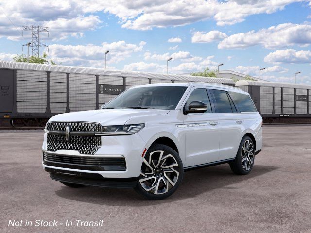 New 2027 Lincoln Navigator Reserve AWD/4WD image 2