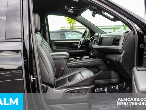 Used 2025 Chevrolet Suburban Z71 AWD/4WD image 22