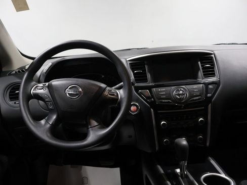 Used 2020 Nissan Pathfinder S image 15