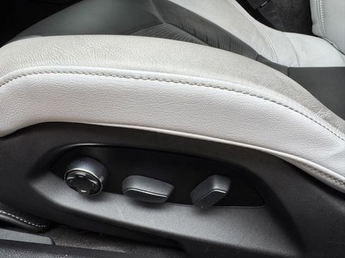 Used 2020 Chevrolet Corvette 2LT w/ 2LT Preferred Equipment Group image 8