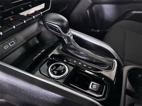 Used 2024 Chevrolet Colorado LT w/ LT Convenience Package II image 16