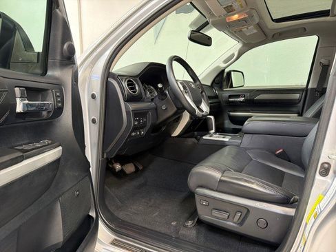 Used 2017 Toyota Tundra Platinum image 11