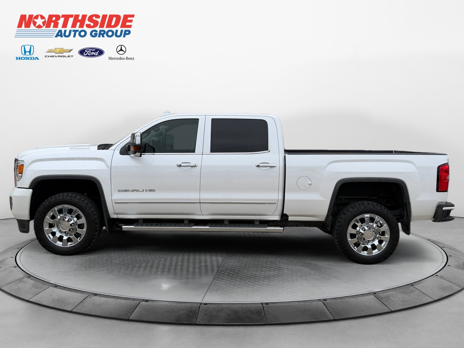 Used 2019 GMC Sierra 2500 Denali w/ Duramax Plus Package AWD/4WD image 4