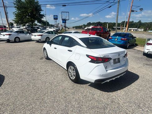 Used 2023 Nissan Versa S FWD image 13
