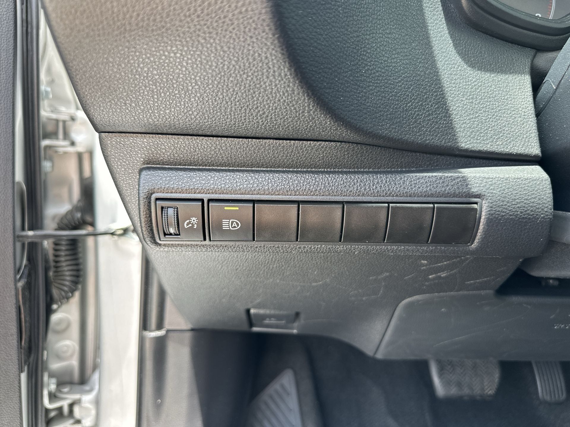 Used 2023 Toyota Corolla LE FWD image 18