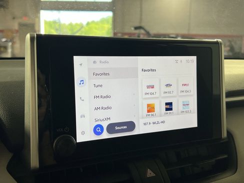 Used 2025 Toyota RAV4 XLE w/ Convenience Package image 18