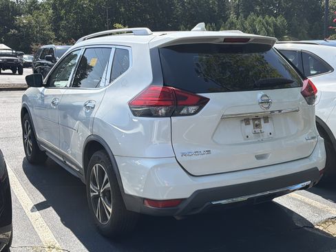 Used 2017 Nissan Rogue SL w/ SL Premium Package AWD/4WD image 6